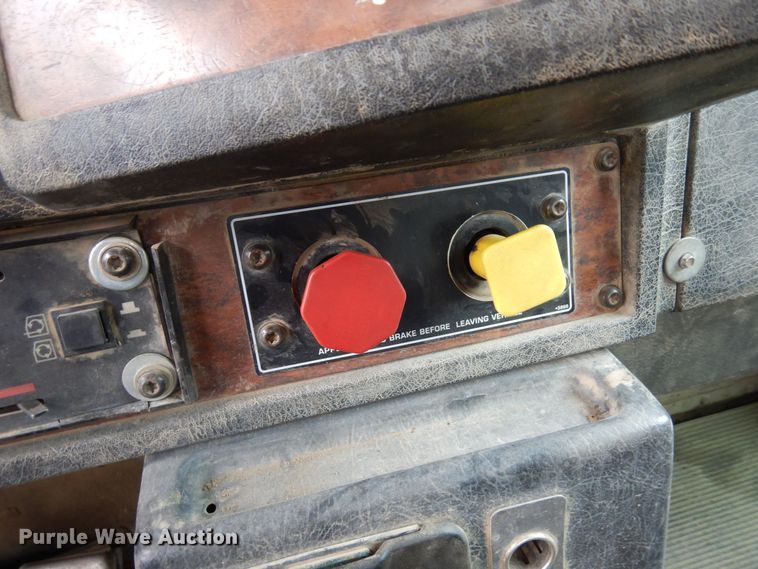 image for item AF9734 1999 Kenworth T600  semi truck