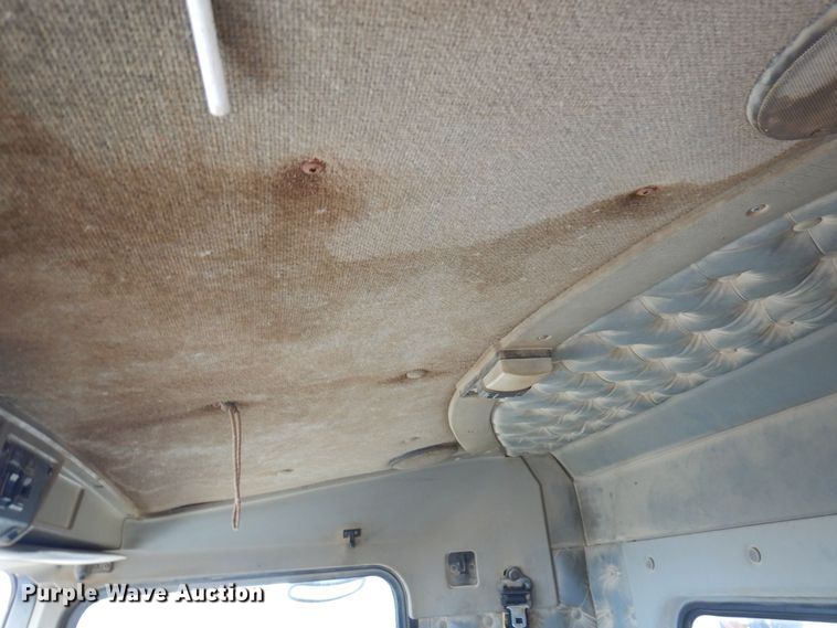 image for item AF9734 1999 Kenworth T600  semi truck