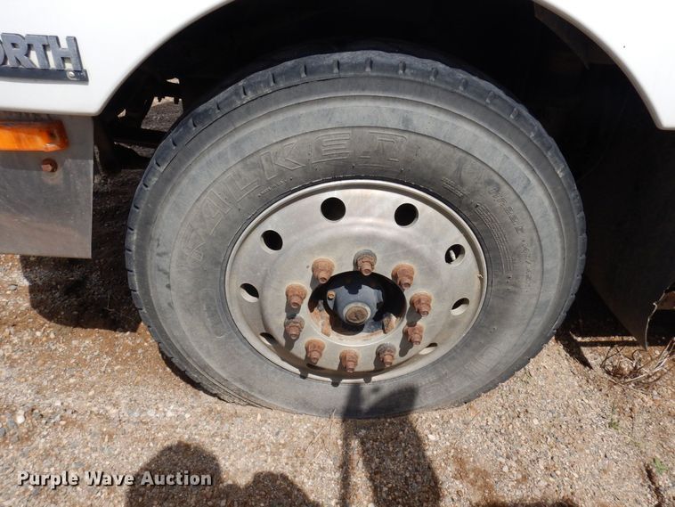 image for item AF9734 1999 Kenworth T600  semi truck