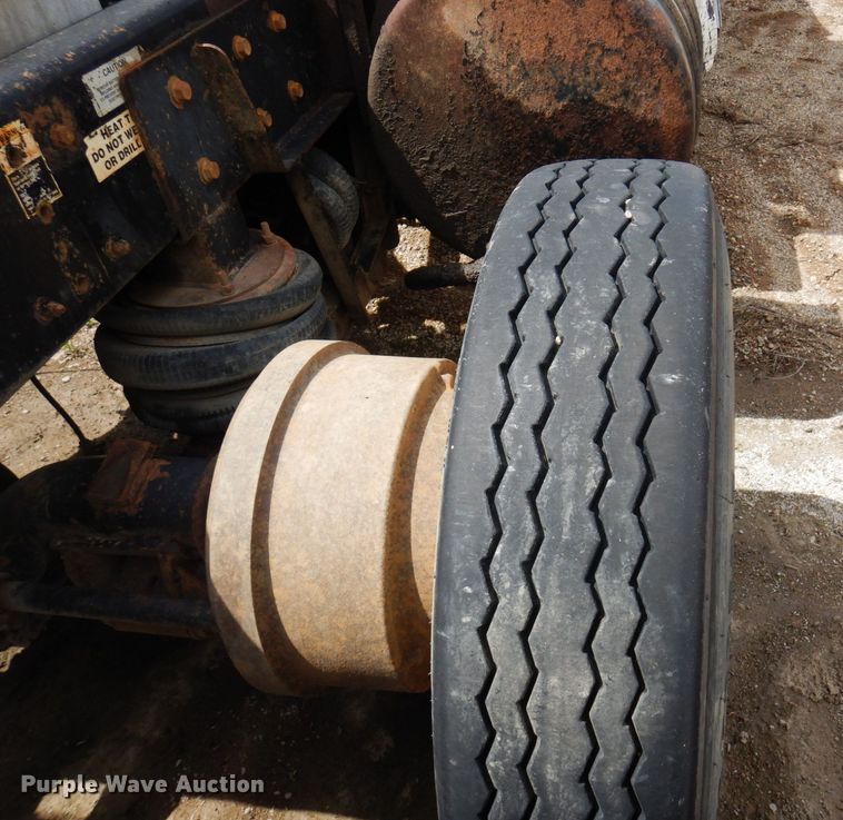 image for item AF9734 1999 Kenworth T600  semi truck