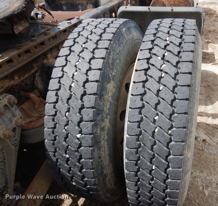 image for item AF9734 1999 Kenworth T600  semi truck