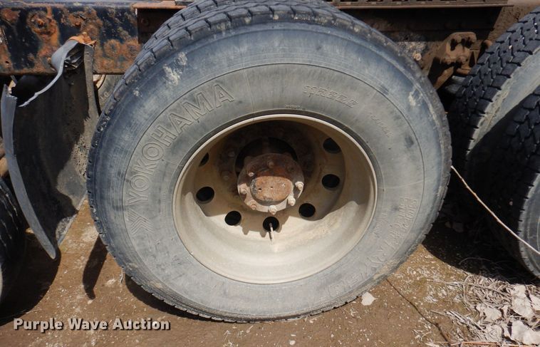 image for item AF9734 1999 Kenworth T600  semi truck