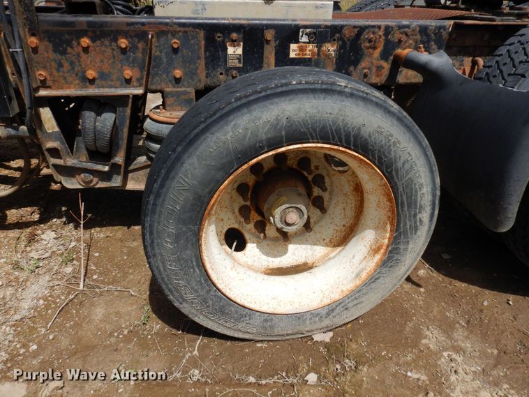 image for item AF9734 1999 Kenworth T600  semi truck