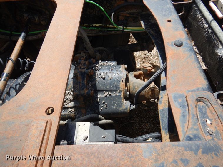 image for item AF9735 2004 Freightliner Columbia 120  semi truck