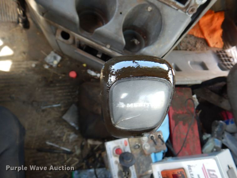 image for item AF9735 2004 Freightliner Columbia 120  semi truck