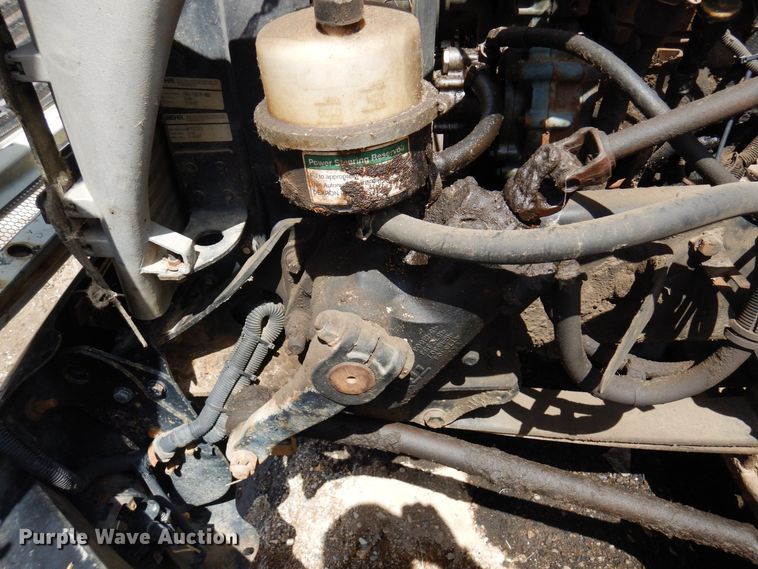 image for item AF9735 2004 Freightliner Columbia 120  semi truck