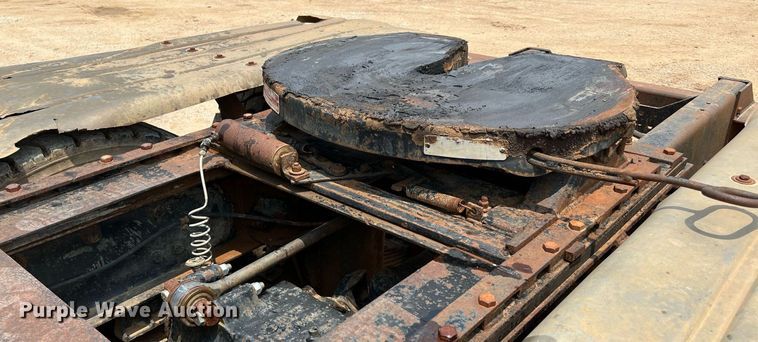 image for item DJ0832 1995 Mack CH613  semi truck