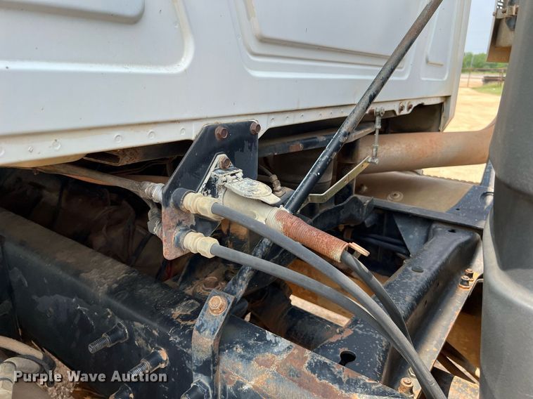 image for item DJ0832 1995 Mack CH613  semi truck