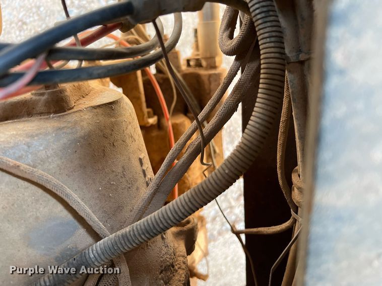 image for item DJ0832 1995 Mack CH613  semi truck