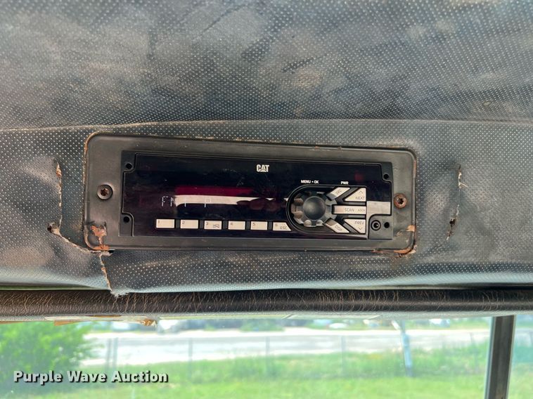 image for item DJ0832 1995 Mack CH613  semi truck