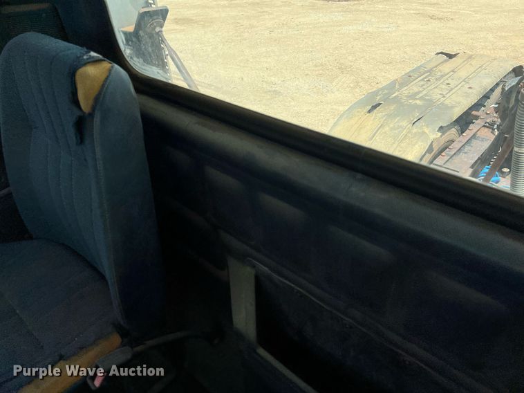 image for item DJ0832 1995 Mack CH613  semi truck