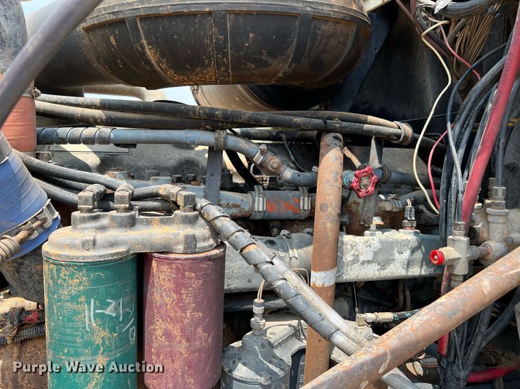 image for item DJ0832 1995 Mack CH613  semi truck