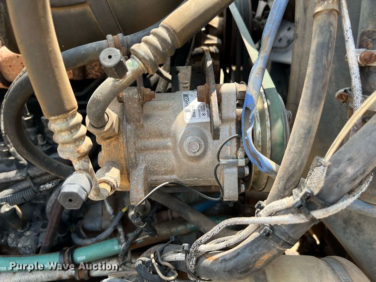 image for item DJ0832 1995 Mack CH613  semi truck