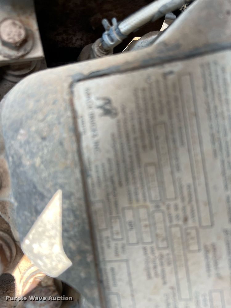 image for item DJ0832 1995 Mack CH613  semi truck