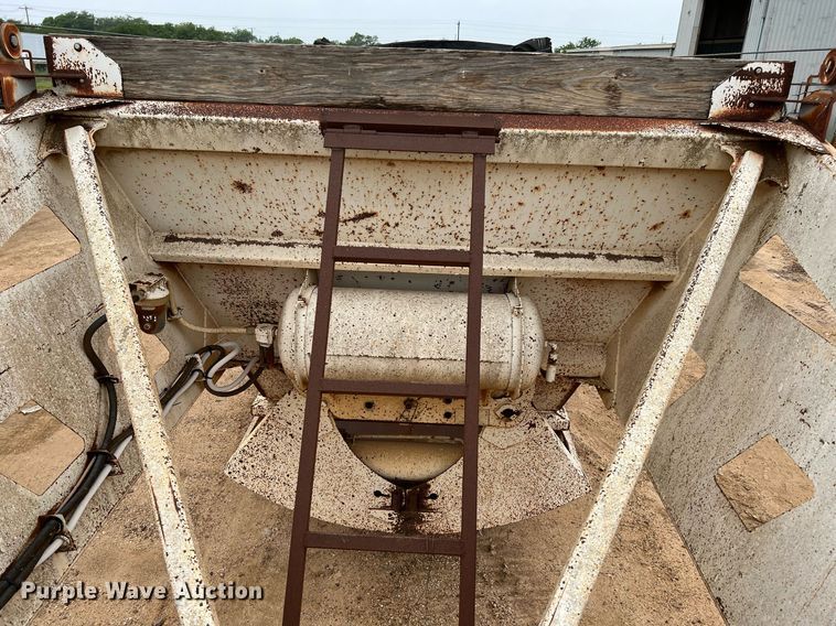 image for item DJ0833 1999 Trail King TK54BDU-402  bottom dump trailer