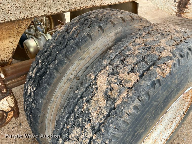 image for item DJ0833 1999 Trail King TK54BDU-402  bottom dump trailer