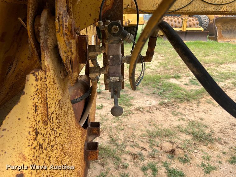 image for item DJ0834 1988 Load King 1827-3-2  bottom dump trailer