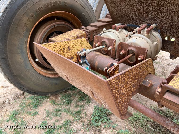 image for item DJ0834 1988 Load King 1827-3-2  bottom dump trailer