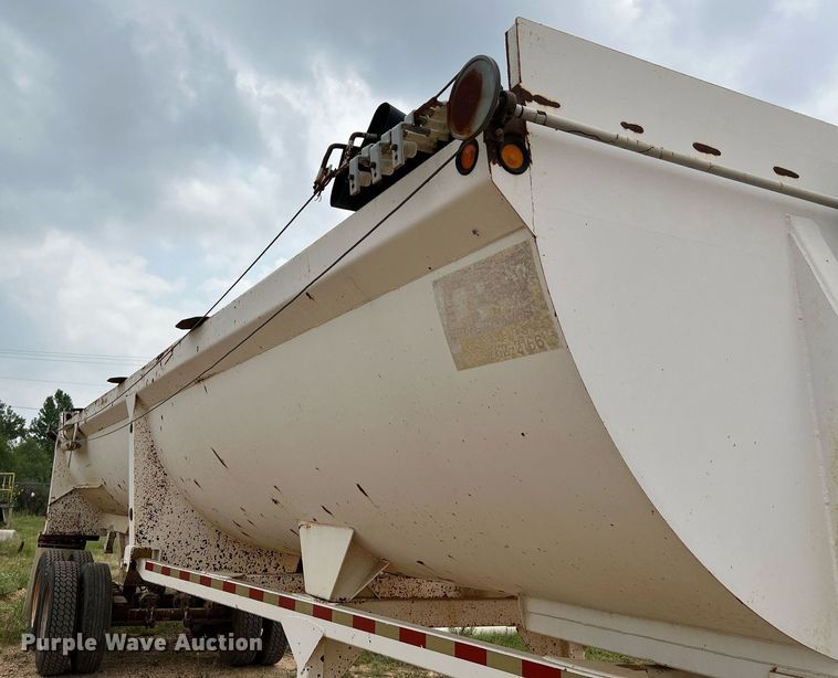 image for item DJ0835 2000 CPS  end dump trailer