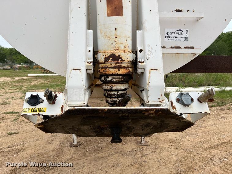 image for item DJ0835 2000 CPS  end dump trailer