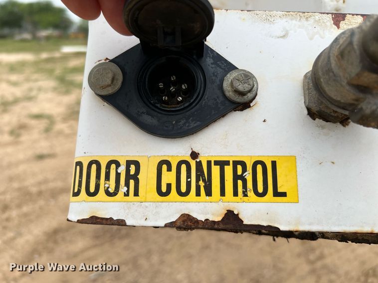 image for item DJ0835 2000 CPS  end dump trailer