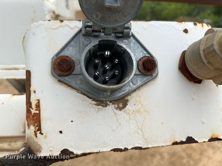 image for item DJ0835 2000 CPS  end dump trailer