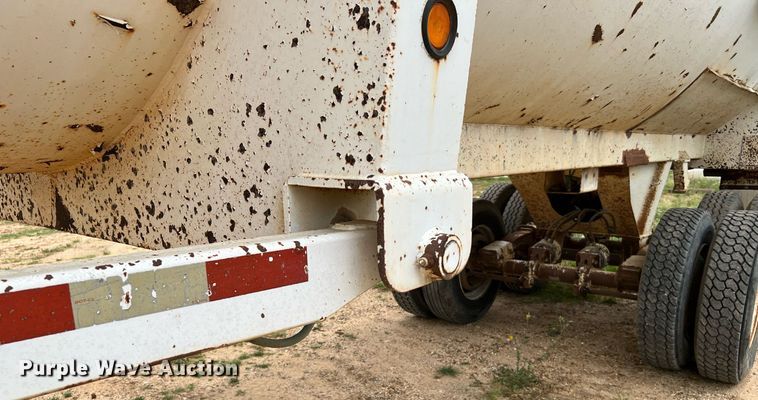 image for item DJ0835 2000 CPS  end dump trailer