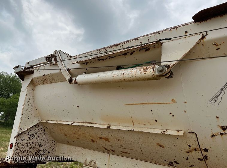 image for item DJ0835 2000 CPS  end dump trailer