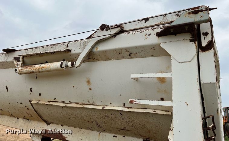 image for item DJ0835 2000 CPS  end dump trailer