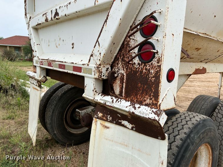 image for item DJ0835 2000 CPS  end dump trailer