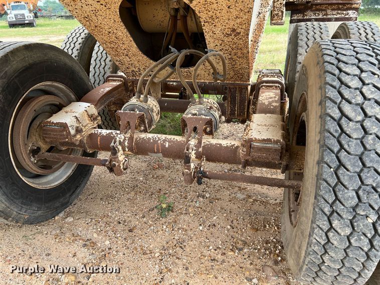 image for item DJ0835 2000 CPS  end dump trailer