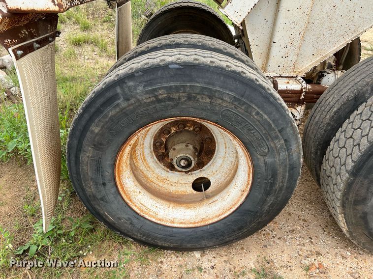 image for item DJ0835 2000 CPS  end dump trailer