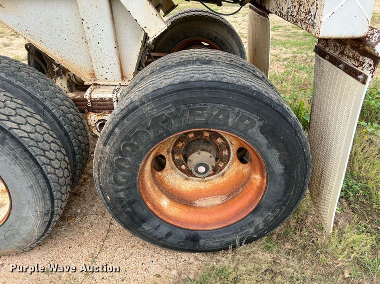 image for item DJ0835 2000 CPS  end dump trailer