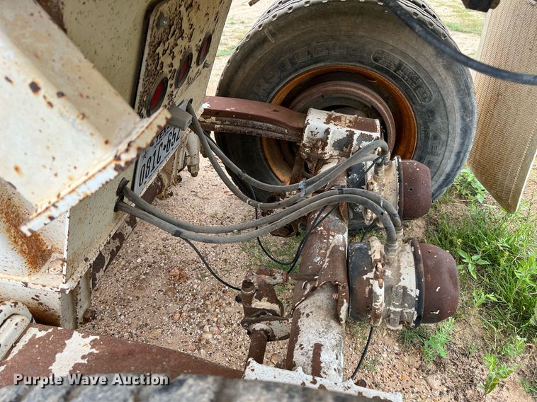 image for item DJ0835 2000 CPS  end dump trailer