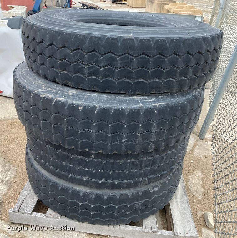 image for item DL2297 (4) Bridgestone M843 11R22.5 tires