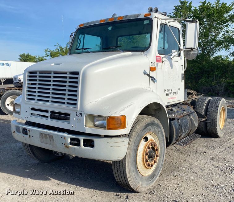 image for item DL7196 1998 International 8100  semi truck