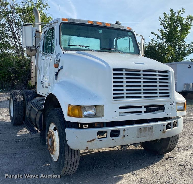 image for item DL7196 1998 International 8100  semi truck