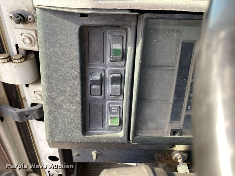 image for item DL7196 1998 International 8100  semi truck