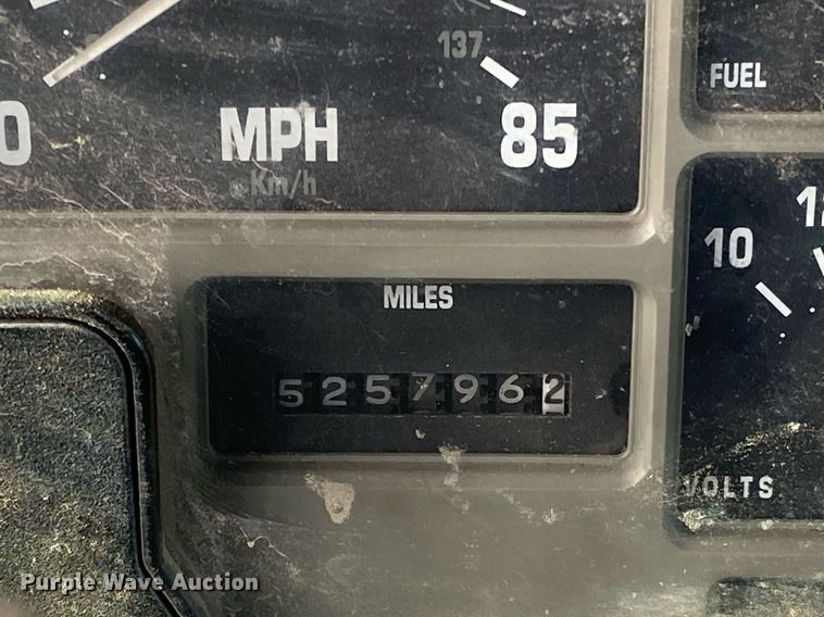 image for item DL7196 1998 International 8100  semi truck