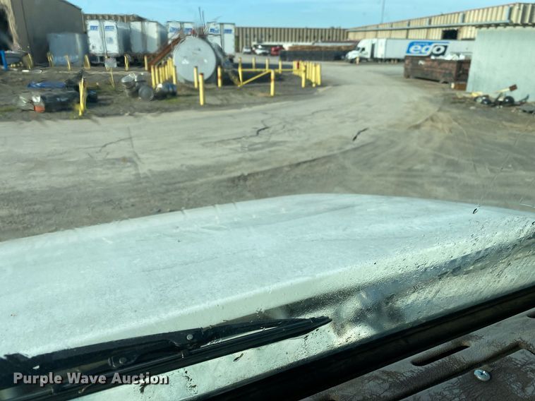 image for item DL7196 1998 International 8100  semi truck