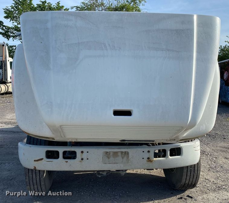 image for item DL7196 1998 International 8100  semi truck