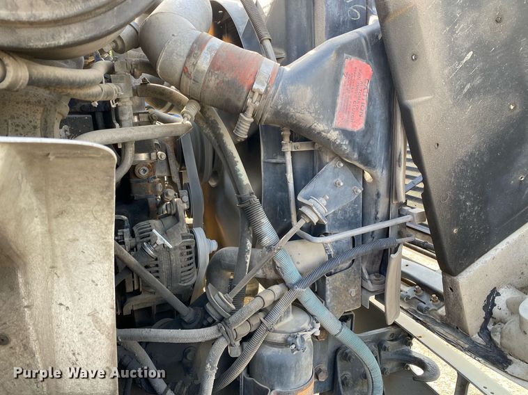 image for item DL7196 1998 International 8100  semi truck