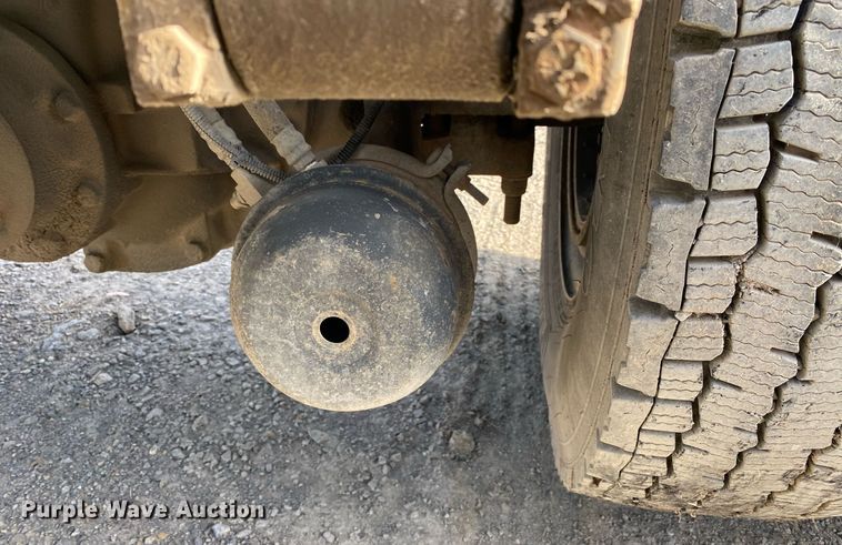 image for item DL7196 1998 International 8100  semi truck