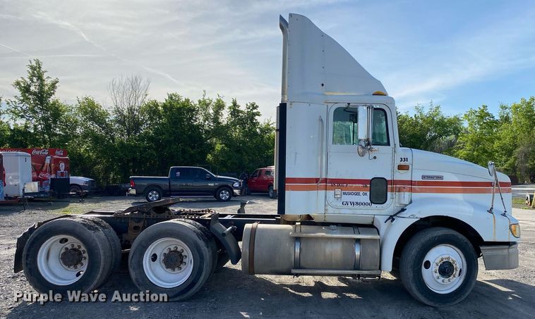 image for item DL7197 1999 International 9200  semi truck