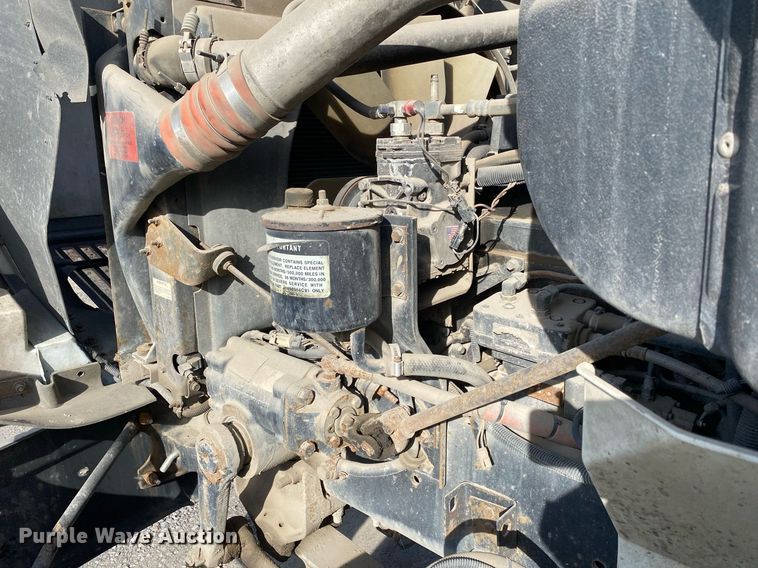 image for item DL7197 1999 International 9200  semi truck