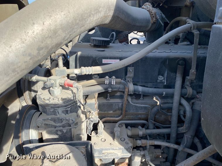 image for item DL7197 1999 International 9200  semi truck