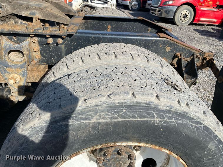 image for item DL7197 1999 International 9200  semi truck