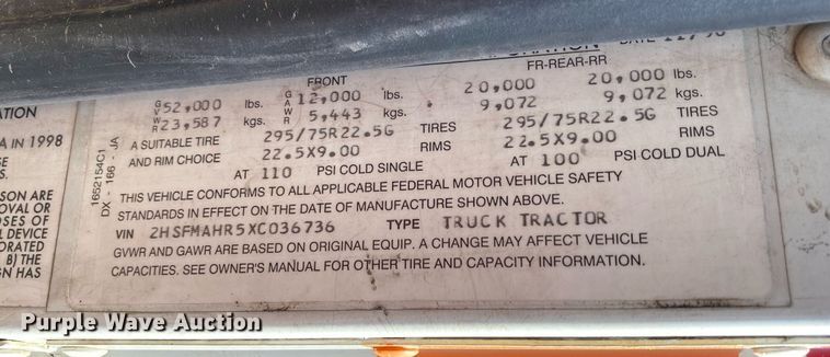 image for item DL7197 1999 International 9200  semi truck