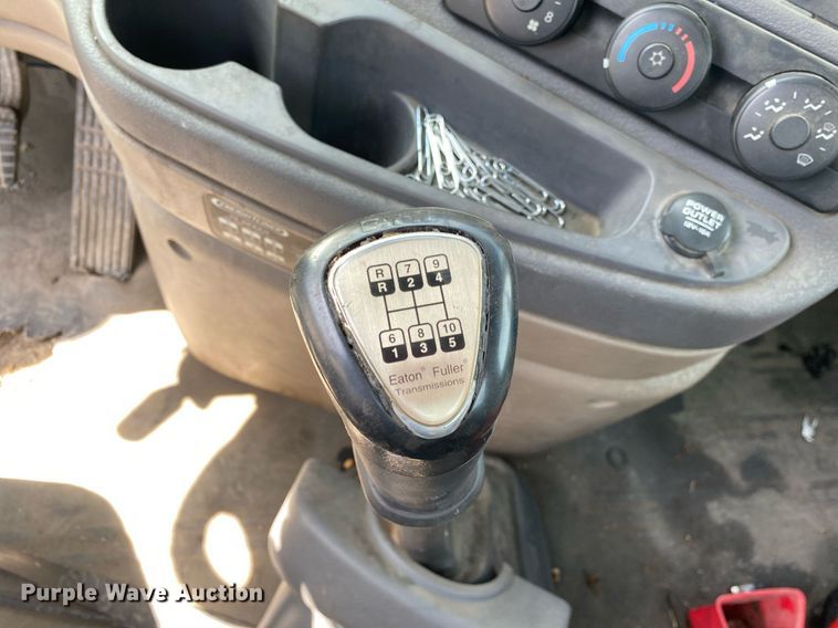 image for item DL7198 2011 Freighliner Cascadia  semi truck