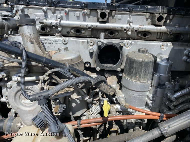 image for item DL7198 2011 Freighliner Cascadia  semi truck